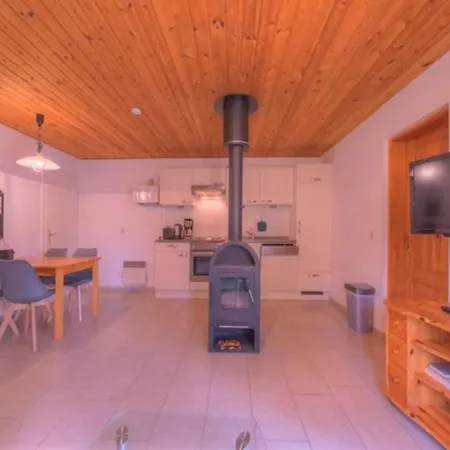 Heimeliger Doppelbungalow Mit Terrasse Im Mirow Granzow