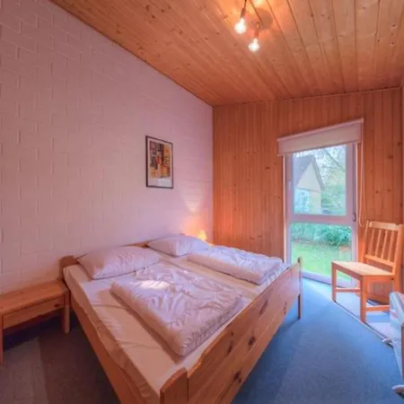 Heimeliger Doppelbungalow Mit Terrasse Im Mirow