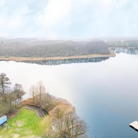 بيت للعطل Heimeliger Doppelbungalow Mit Terrasse Im Mirow